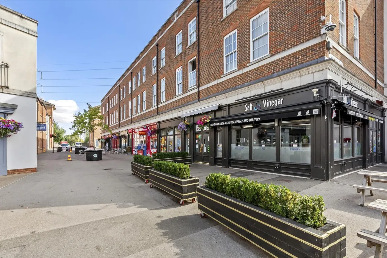 Crowell Mews, Aylesbury, HP19, photo 13