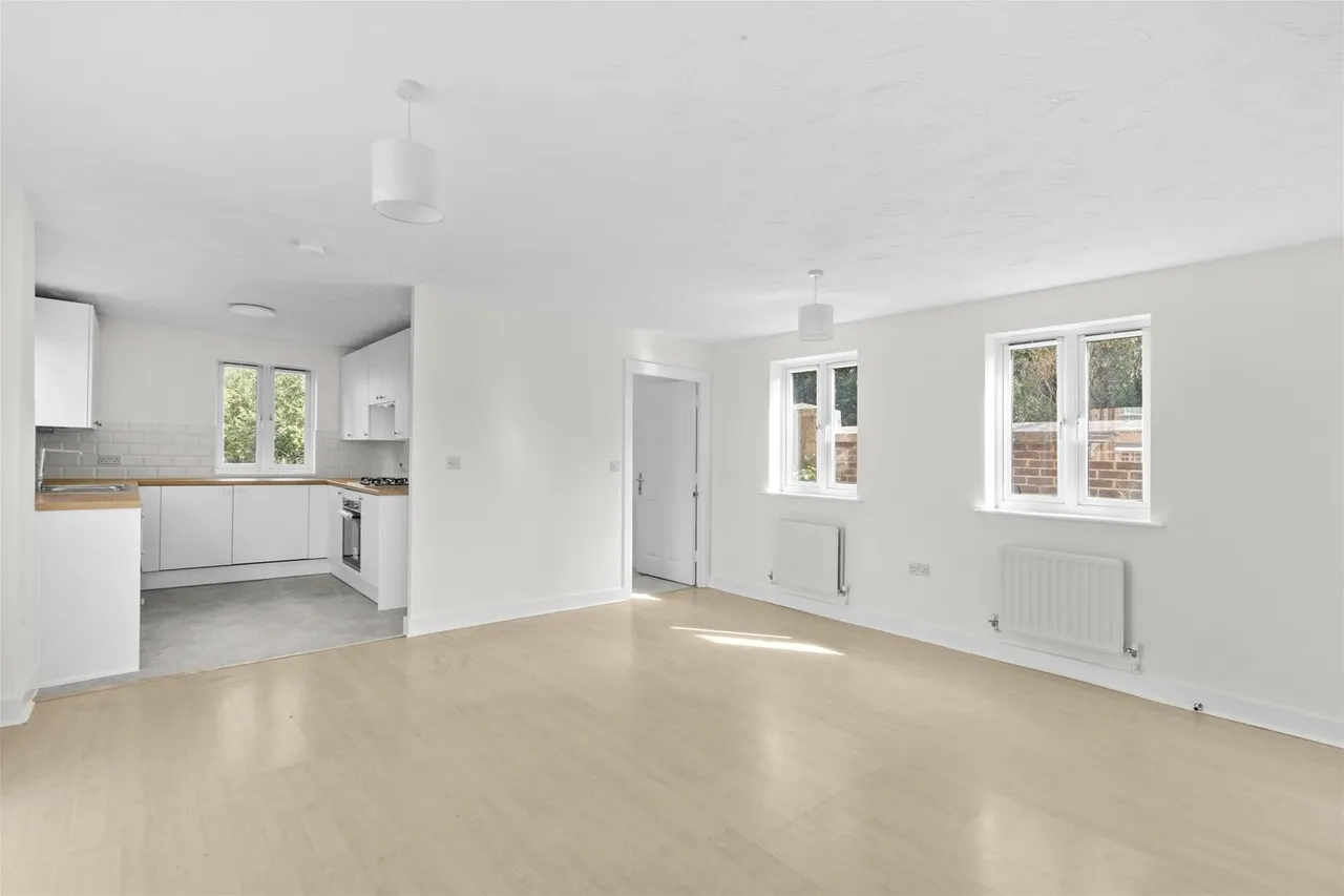 Crowell Mews, Aylesbury, HP19, photo 2