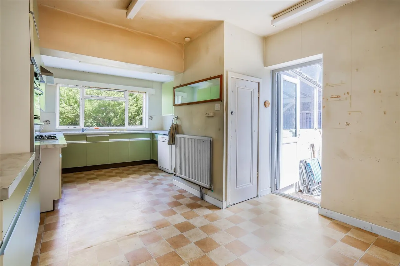 Arundel Avenue, Ewell, KT17 2RN, photo 5