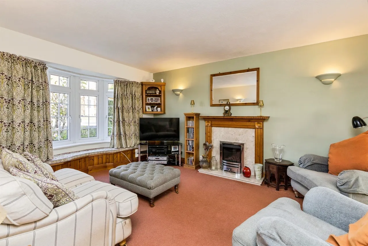 Copestake Drive, Burgess Hill, RH15, photo 4
