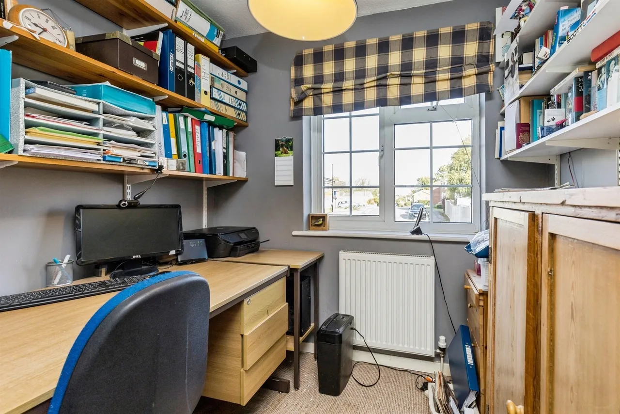 Copestake Drive, Burgess Hill, RH15, photo 14