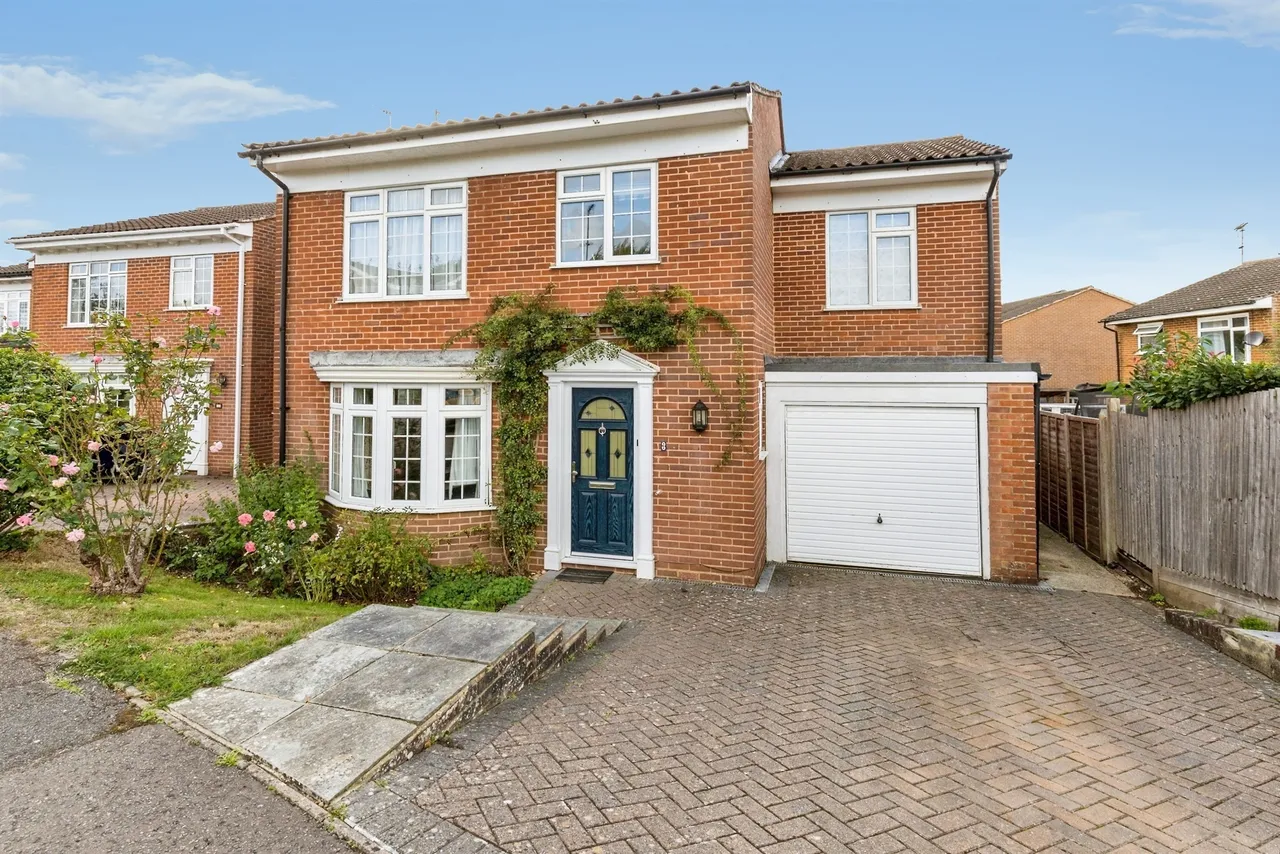 4 bed house for sale, Copestake Drive, Burgess Hill, RH15