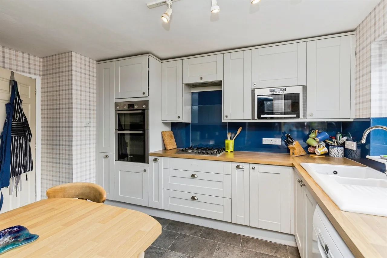 Copestake Drive, Burgess Hill, RH15, photo 2
