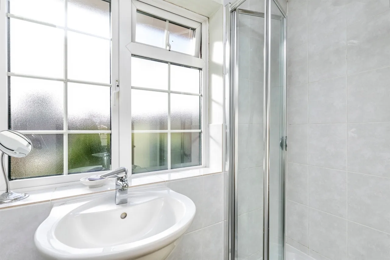 Copestake Drive, Burgess Hill, RH15, photo 17