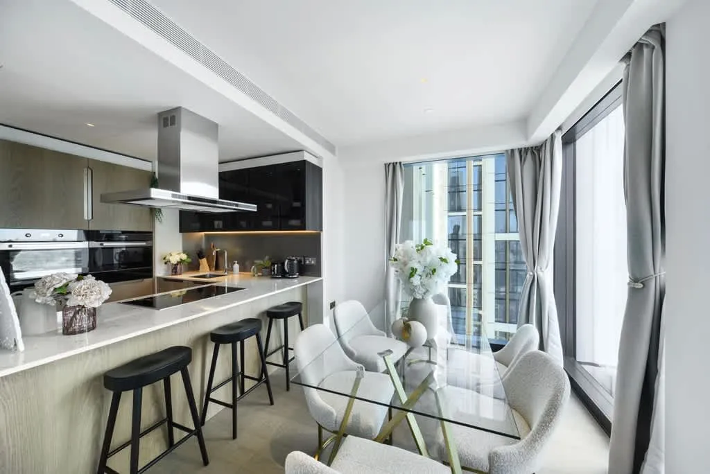 3 bed flat to rent, Nine Elms Lane, SW8