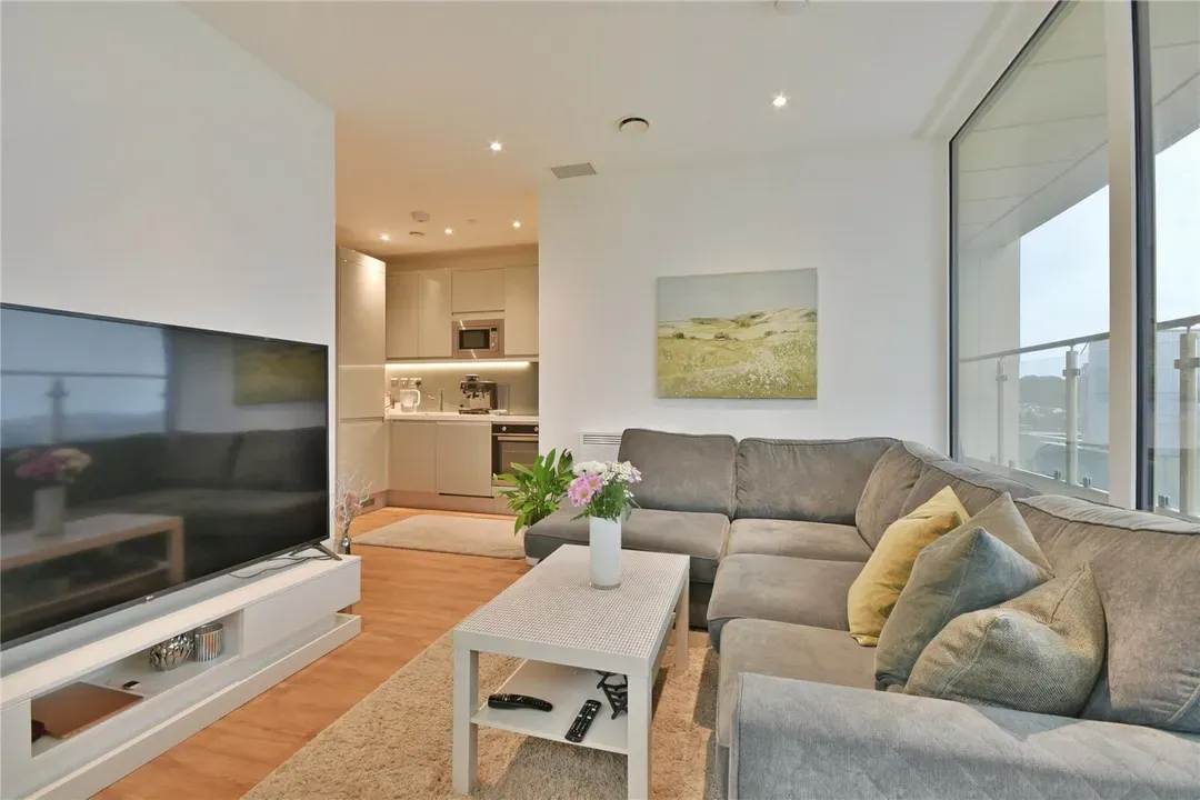2 bed flat to rent — West Gate, Ealing, London, W5