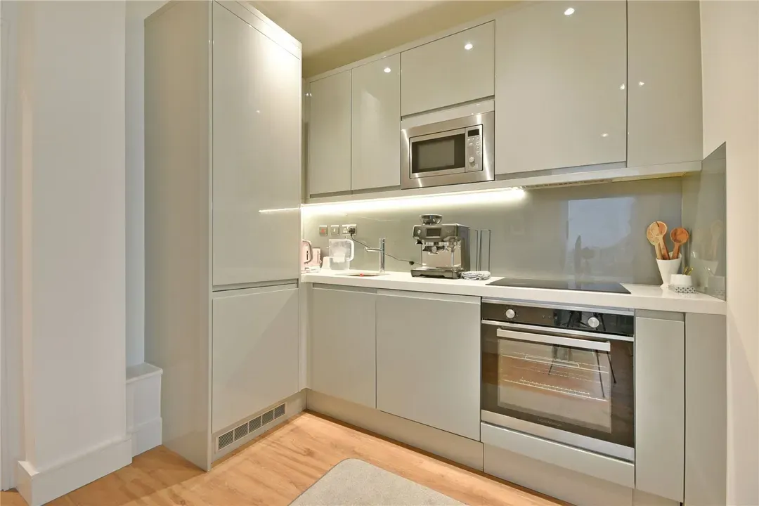 West Gate, Ealing, London, W5, photo 3
