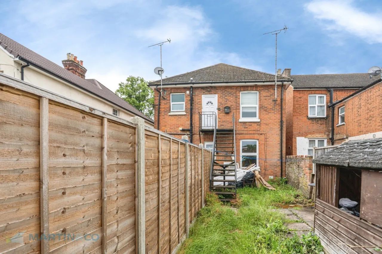 Maybury Road, Woking, Surrey, photo 10