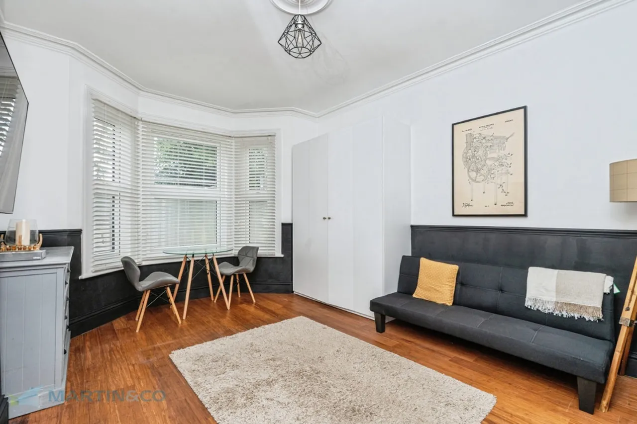 Maybury Road, Woking, Surrey, photo 4