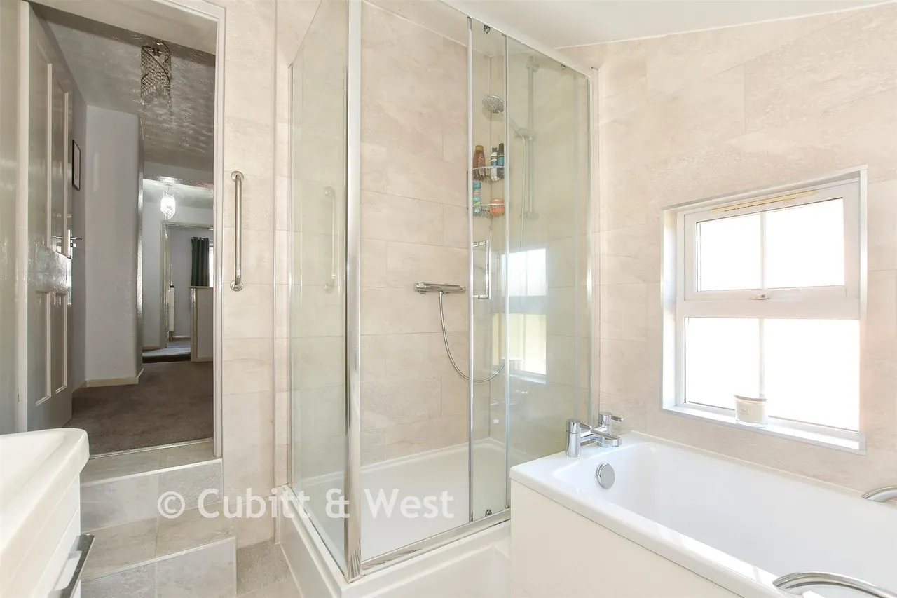 Malthouse Road, Southgate, RH10, photo 10
