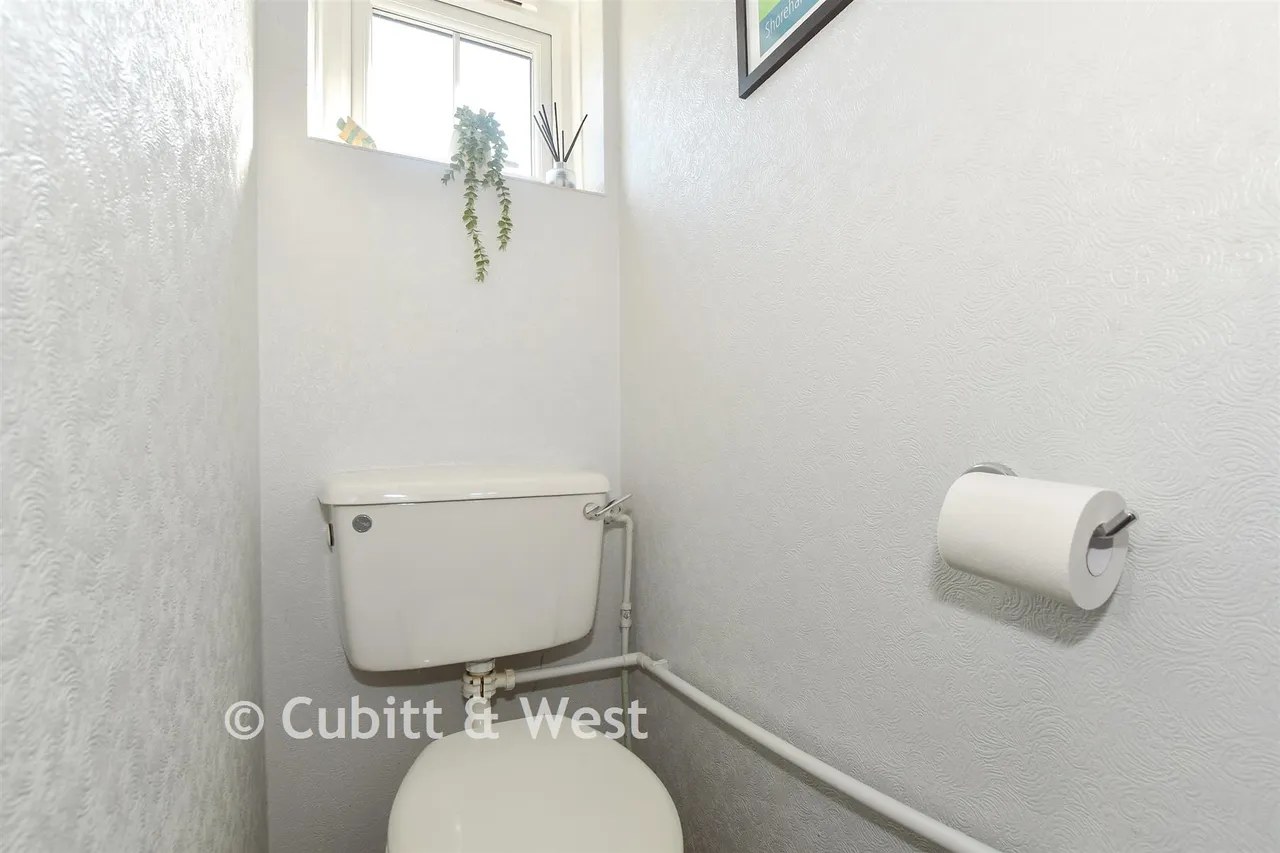Malthouse Road, Southgate, RH10, photo 11