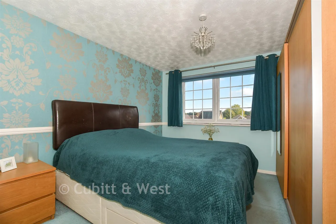 Malthouse Road, Southgate, RH10, photo 7