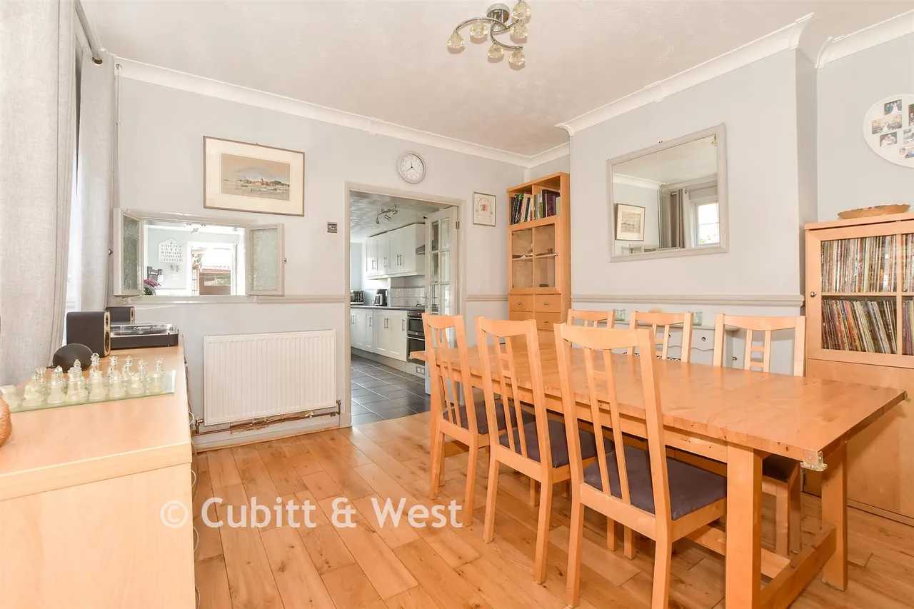 Malthouse Road, Southgate, RH10, photo 5