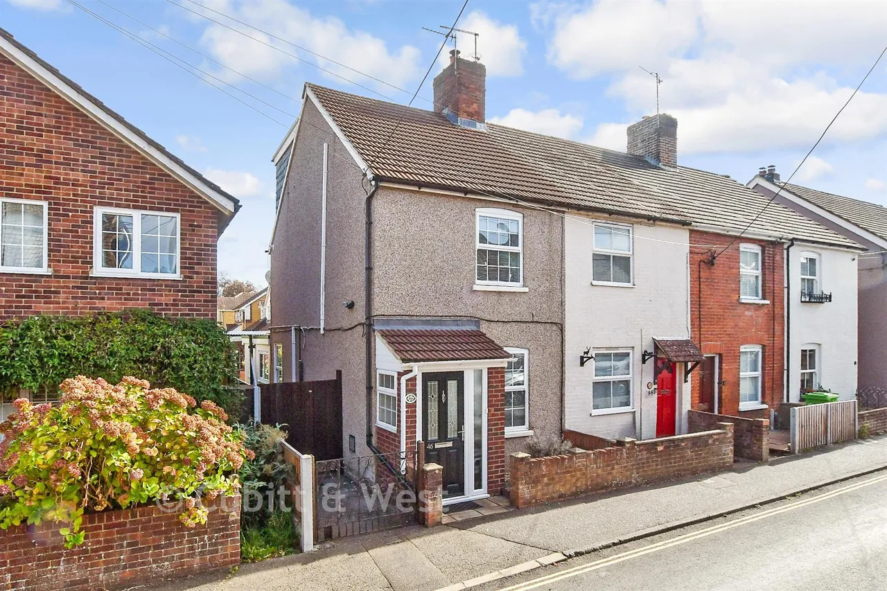 3 bed house for sale, Malthouse Road, Southgate, RH10