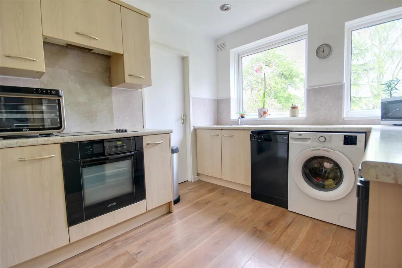 Woodlands Drive, Beverley, photo 4