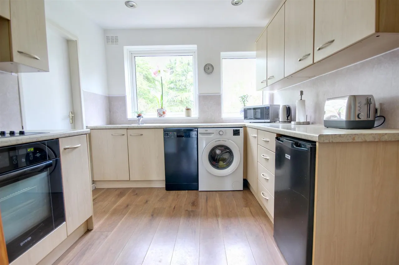 Woodlands Drive, Beverley, photo 5