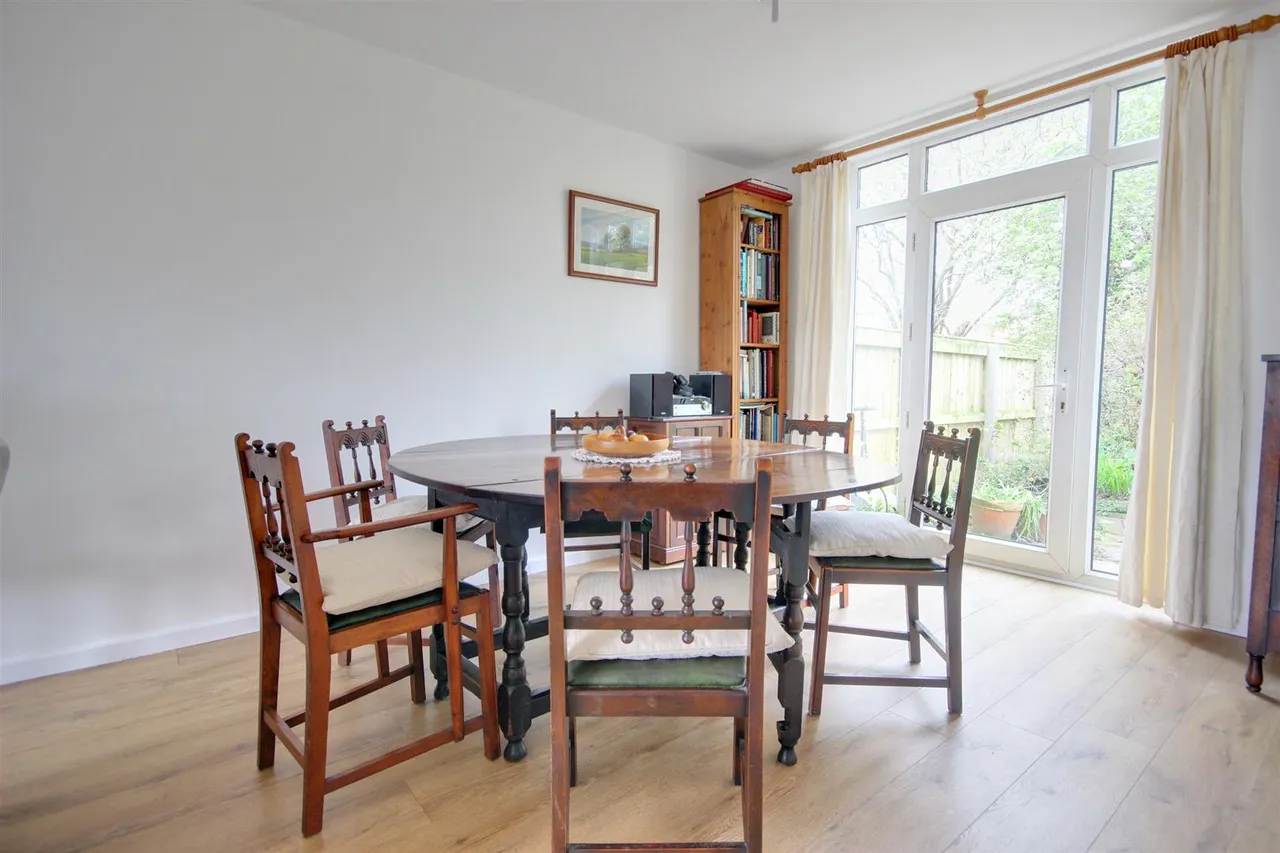 Woodlands Drive, Beverley, photo 2