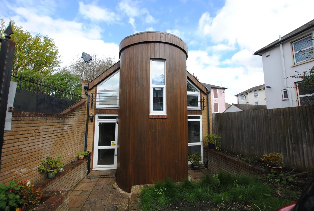 Milton Road, Gravesend, Kent, DA12 2PJ, photo 34