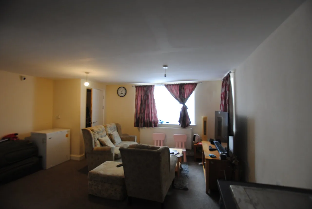 Milton Road, Gravesend, Kent, DA12 2PJ, photo 9