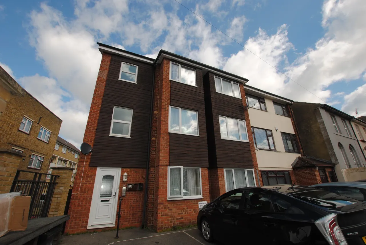 Milton Road, Gravesend, Kent, DA12 2PJ, photo 8