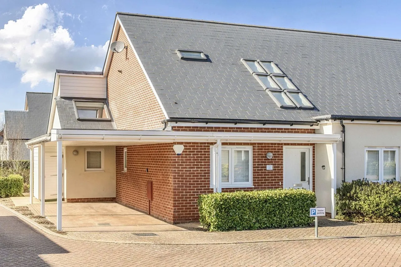 3 bed chalet for sale, Oak Rise, Hawkinge, CT18