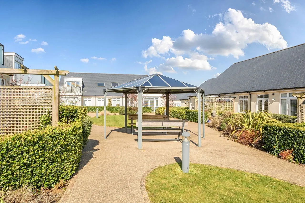 Oak Rise, Hawkinge, CT18, photo 18