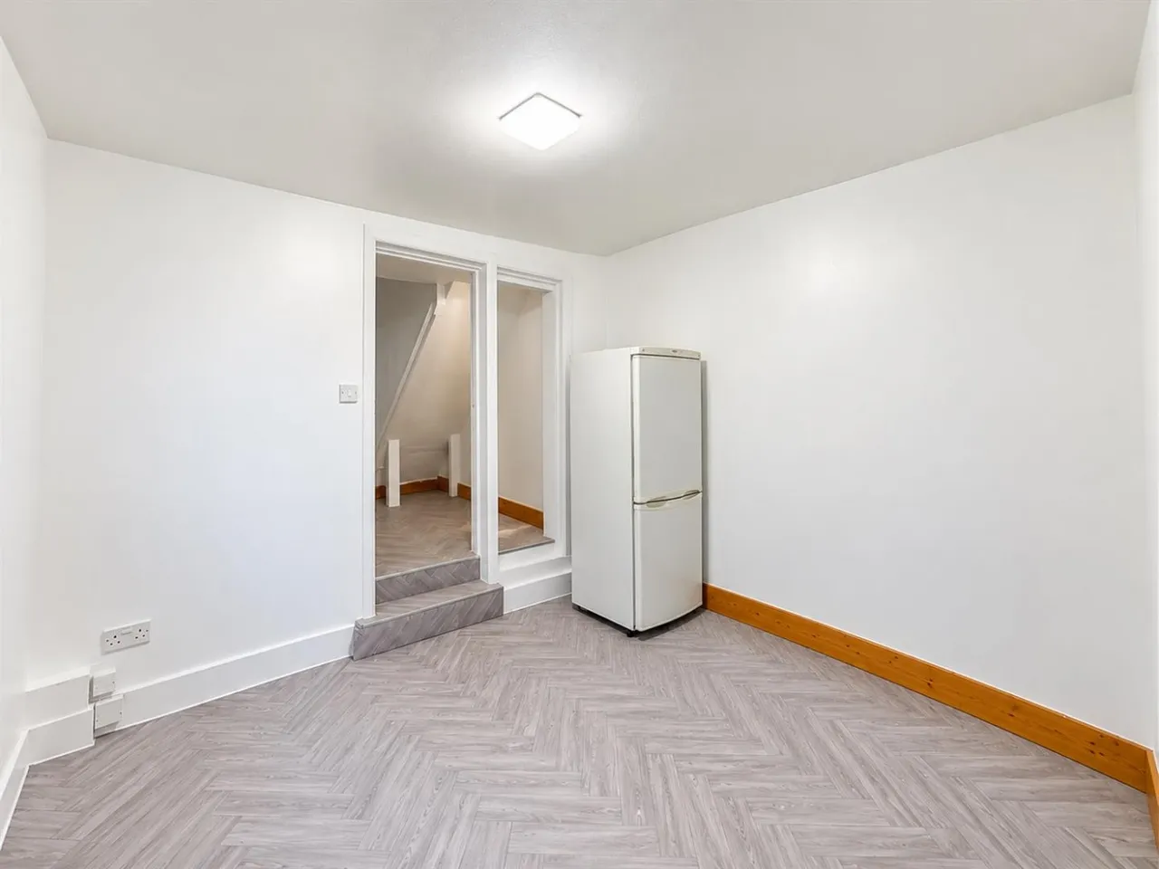 bed Maisonette To LetMaswell Park Crescent, Hounslow, TW3, photo 4
