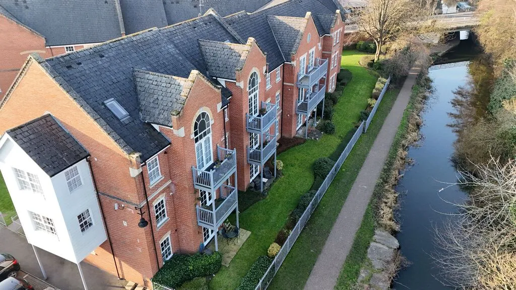 Florey Gardens, Aylesbury, HP20 1RW, photo 3