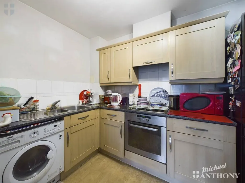 Florey Gardens, Aylesbury, HP20 1RW, photo 9