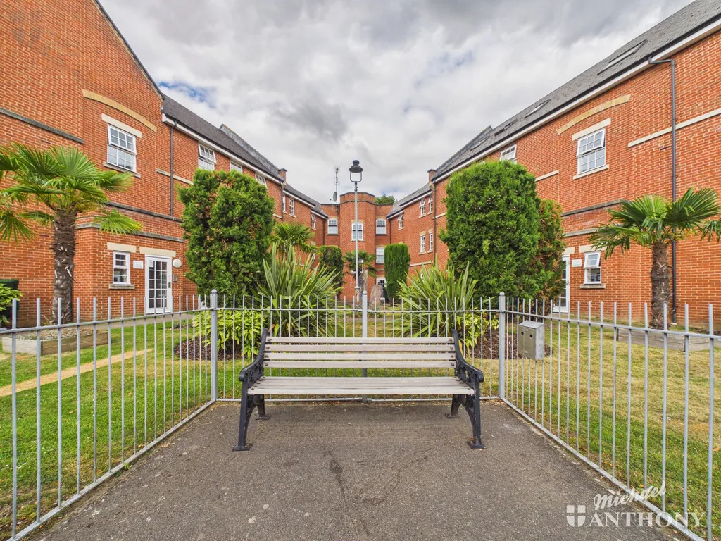 Florey Gardens, Aylesbury, HP20 1RW, photo 23
