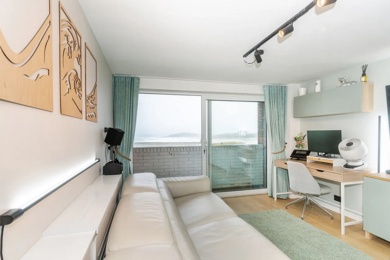 Fistral Crescent, Newquay, TR7, photo 22