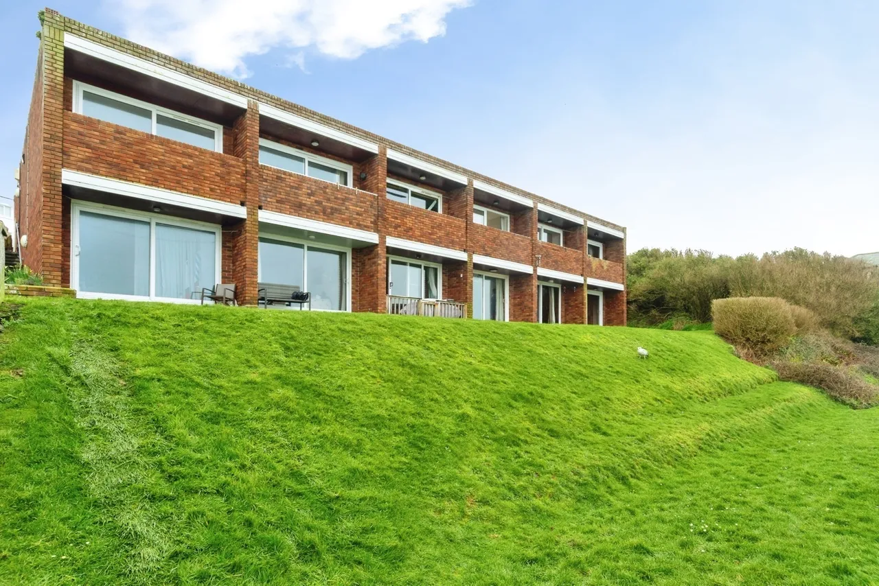 Fistral Crescent, Newquay, TR7, photo 28
