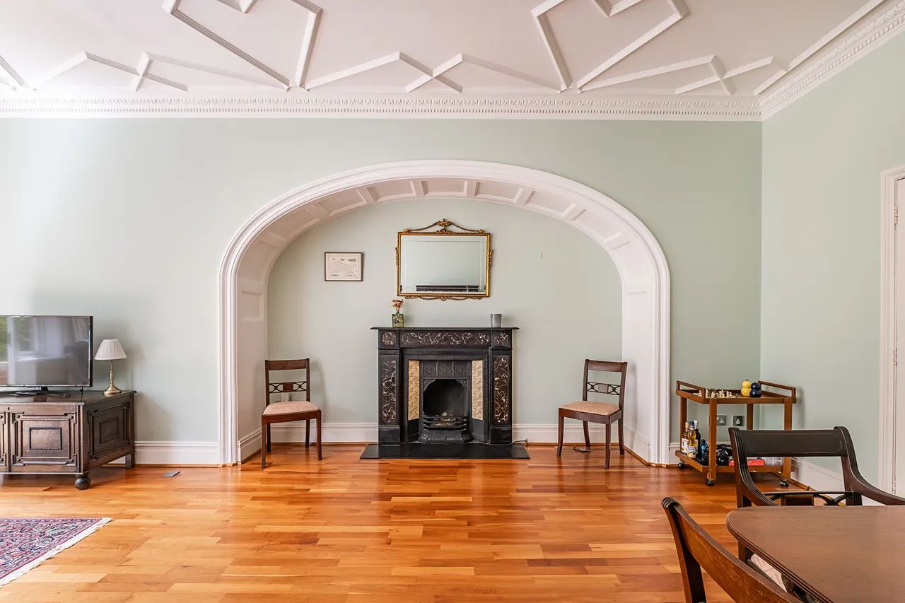 Upper Richmond Road, London, SW15, photo 6