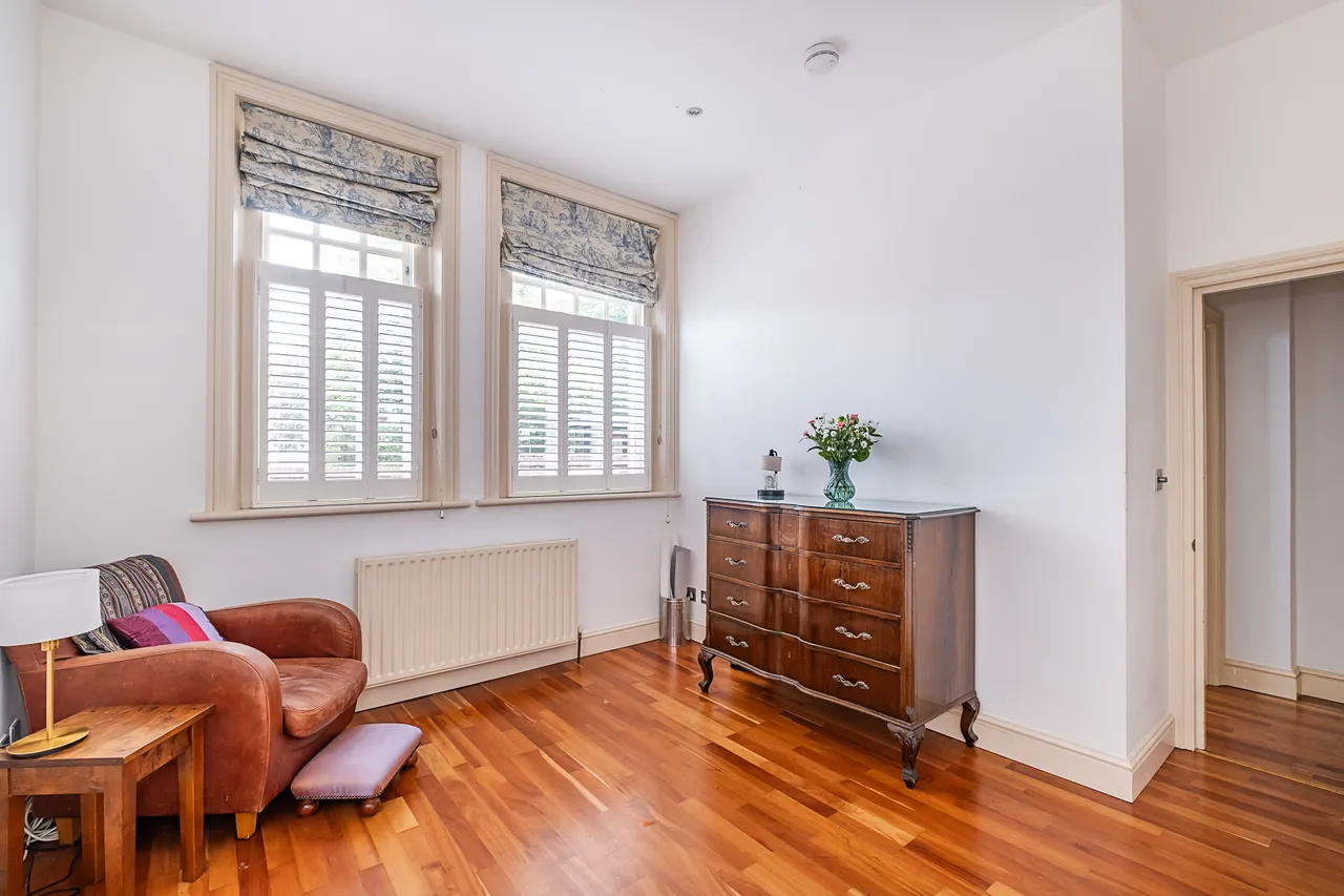Upper Richmond Road, London, SW15, photo 12