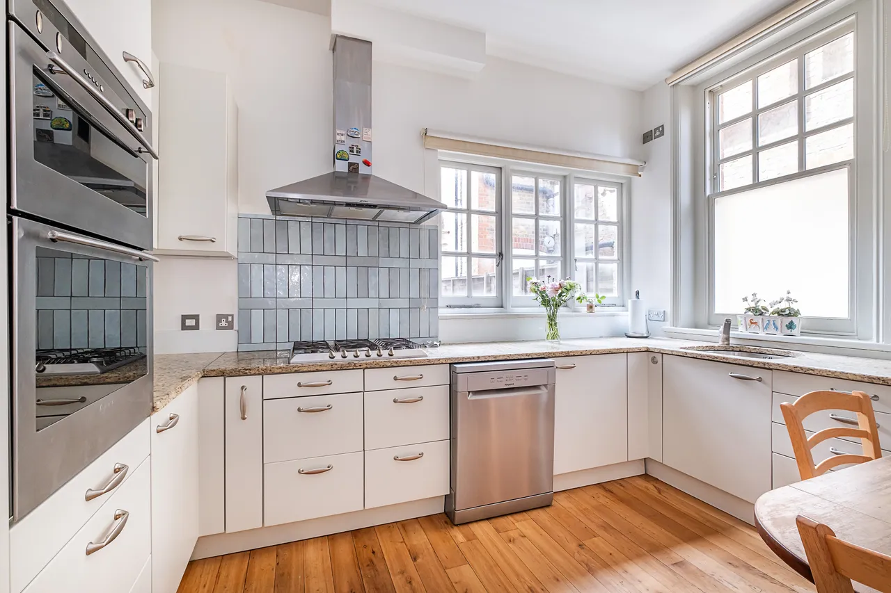 Upper Richmond Road, London, SW15, photo 8