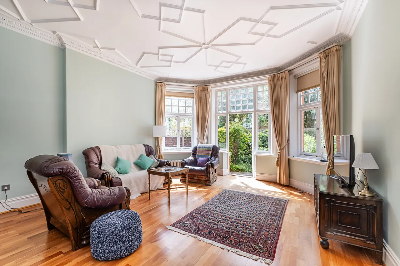 Upper Richmond Road, London, SW15, photo 5