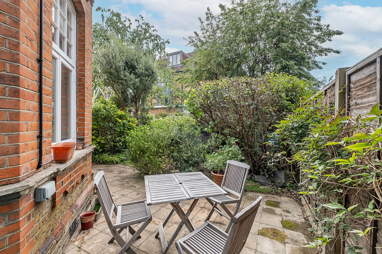 Upper Richmond Road, London, SW15, photo 2
