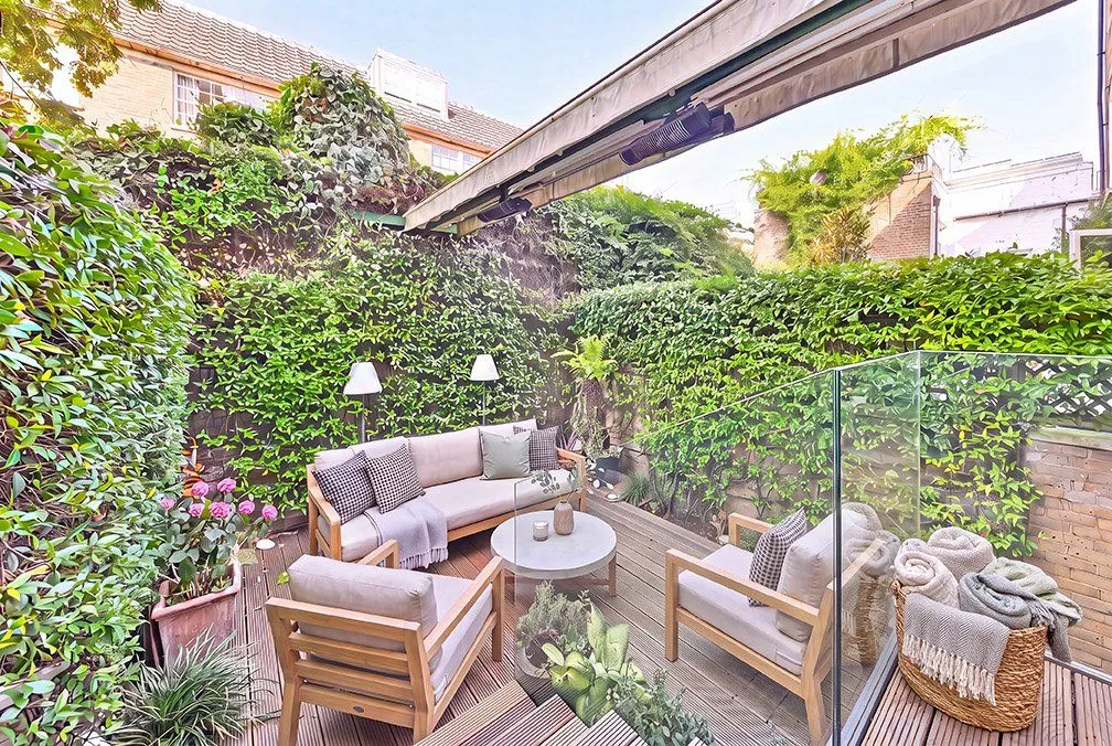 4 bed property for sale — Radnor Walk, London, SW3 4BN