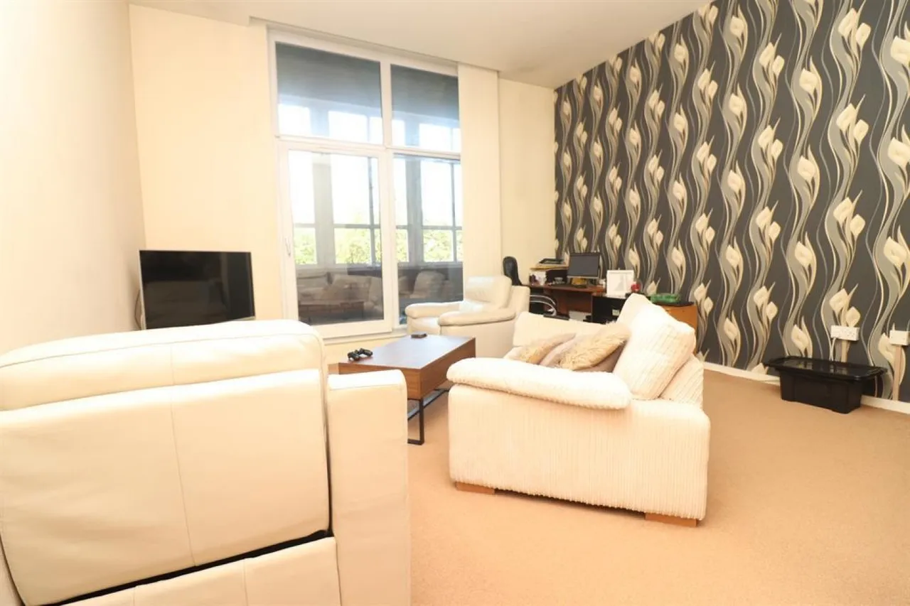 Blackburn Road, Bolton, BL1 7PN, photo 3