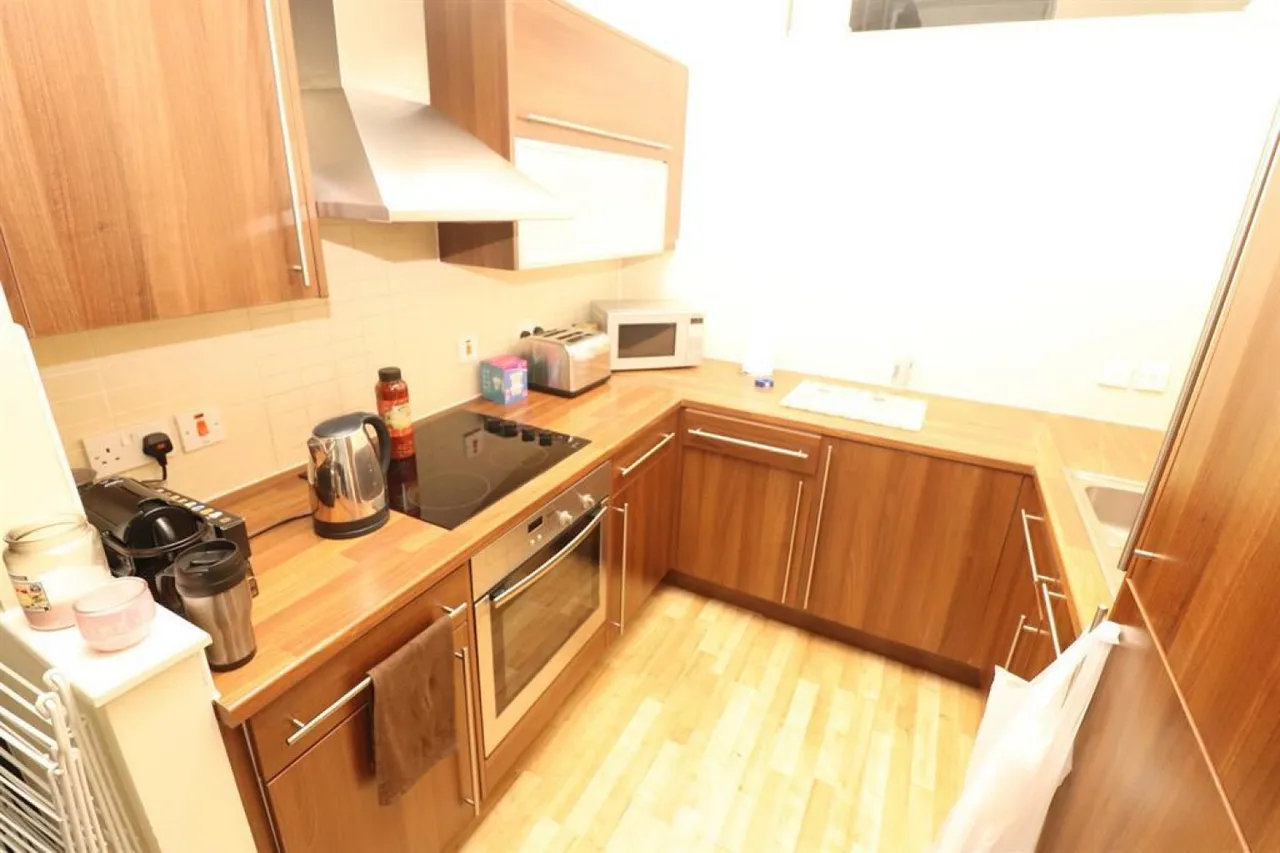 Blackburn Road, Bolton, BL1 7PN, photo 4