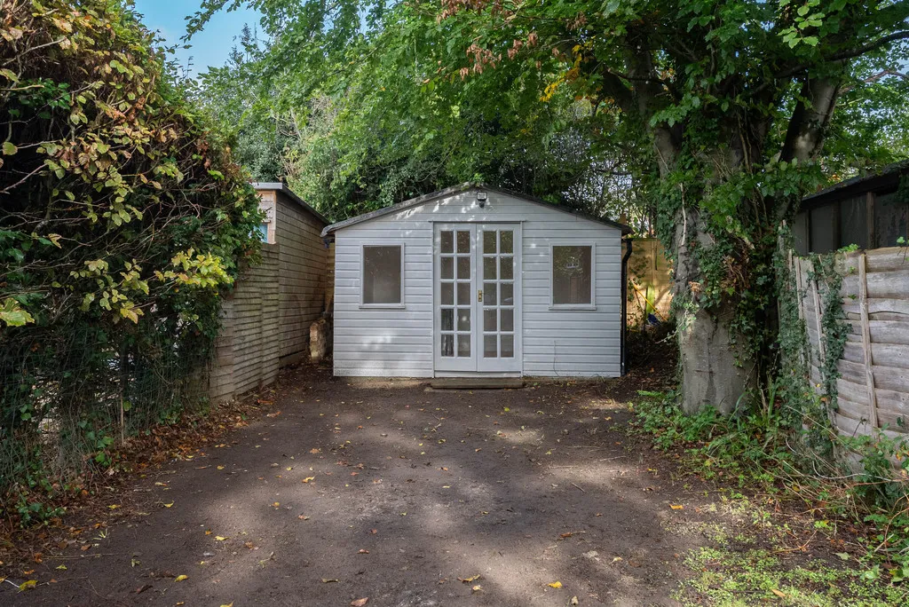 The Borough, Brockham, RH3, photo 10