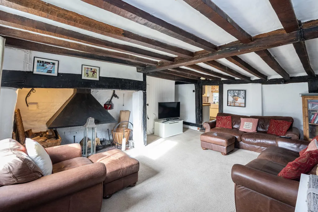 The Borough, Brockham, RH3, photo 2