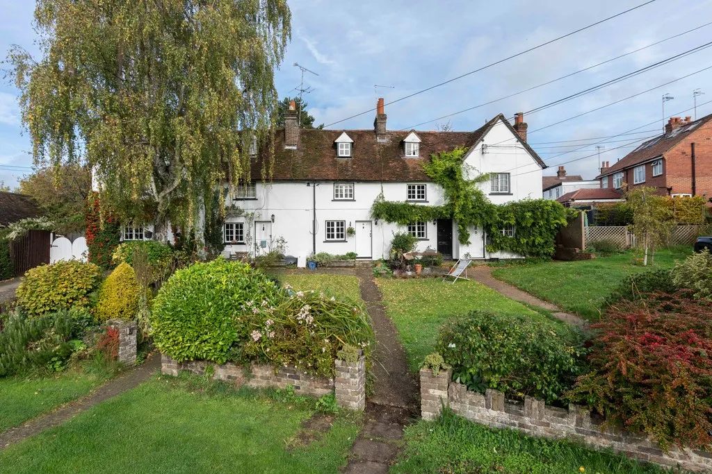 2 bed house for sale, The Borough, Brockham, RH3