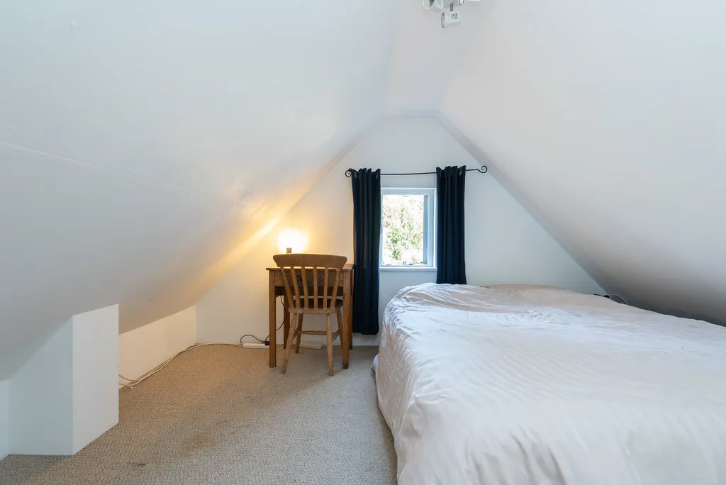 The Borough, Brockham, RH3, photo 8