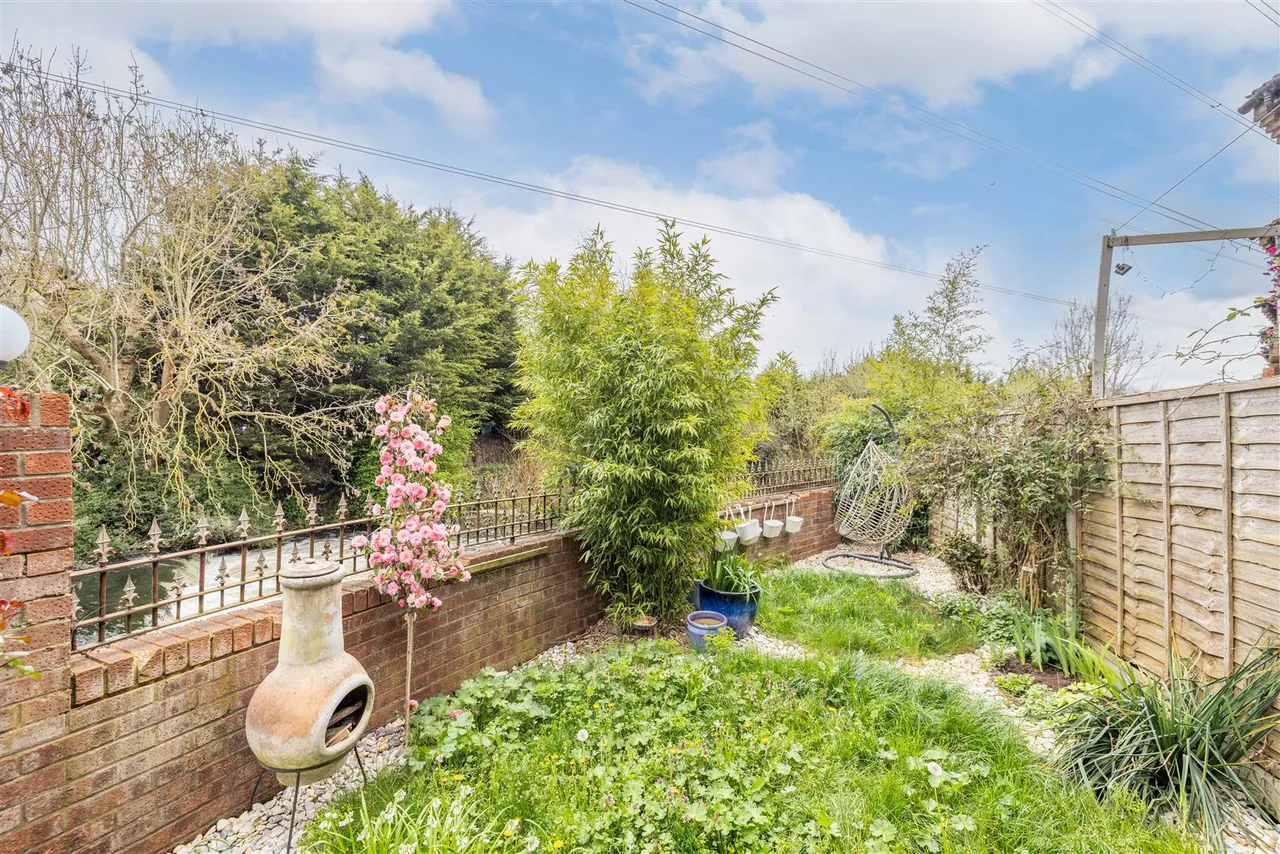 Cherry Way, Horton, Slough, SL3 9PU, photo 12