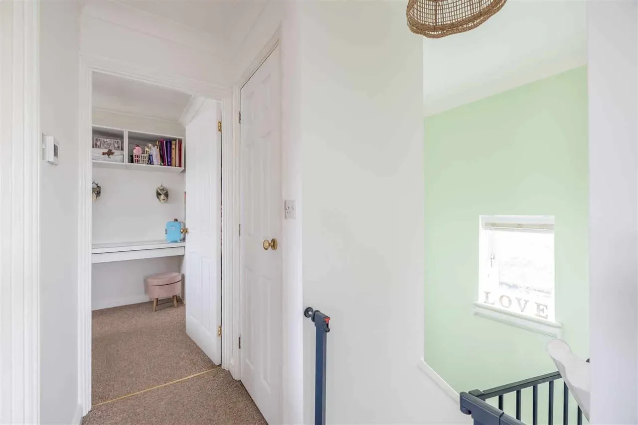 Cherry Way, Horton, Slough, SL3 9PU, photo 5