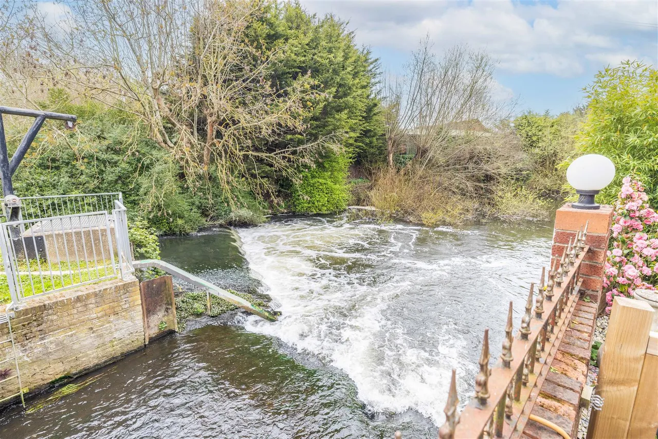 Cherry Way, Horton, Slough, SL3 9PU, photo 13