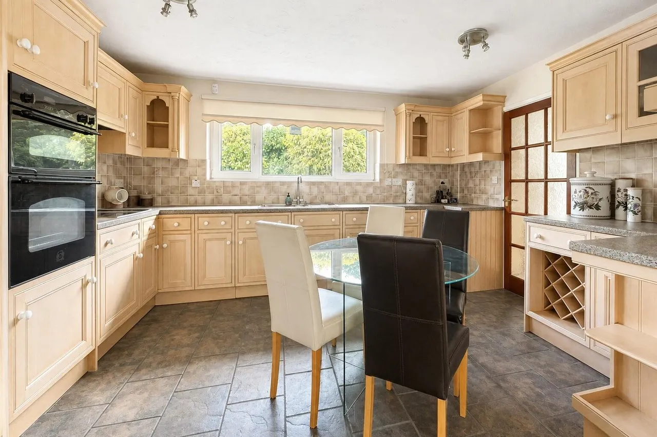 Brompton Farm Road, Rochester, photo 8