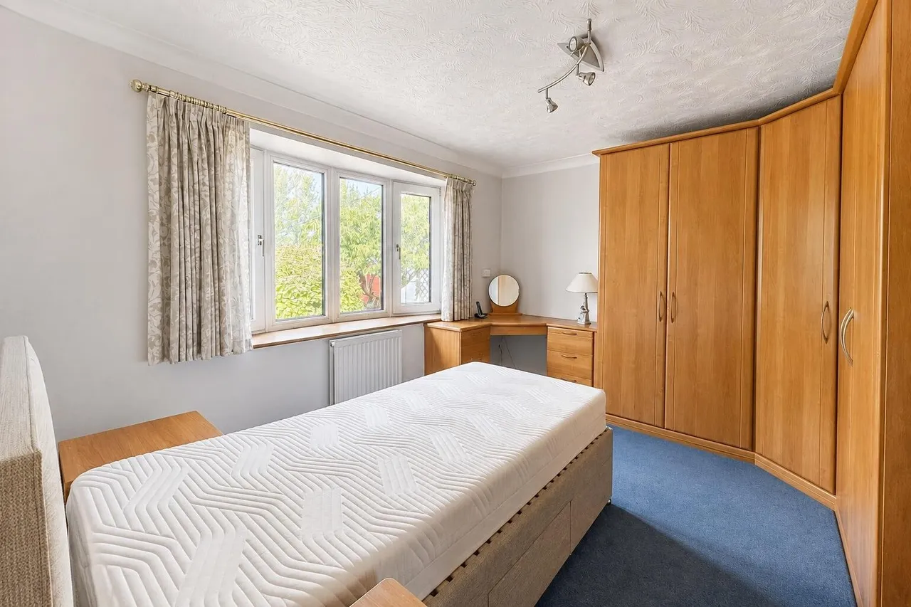 Brompton Farm Road, Rochester, photo 18