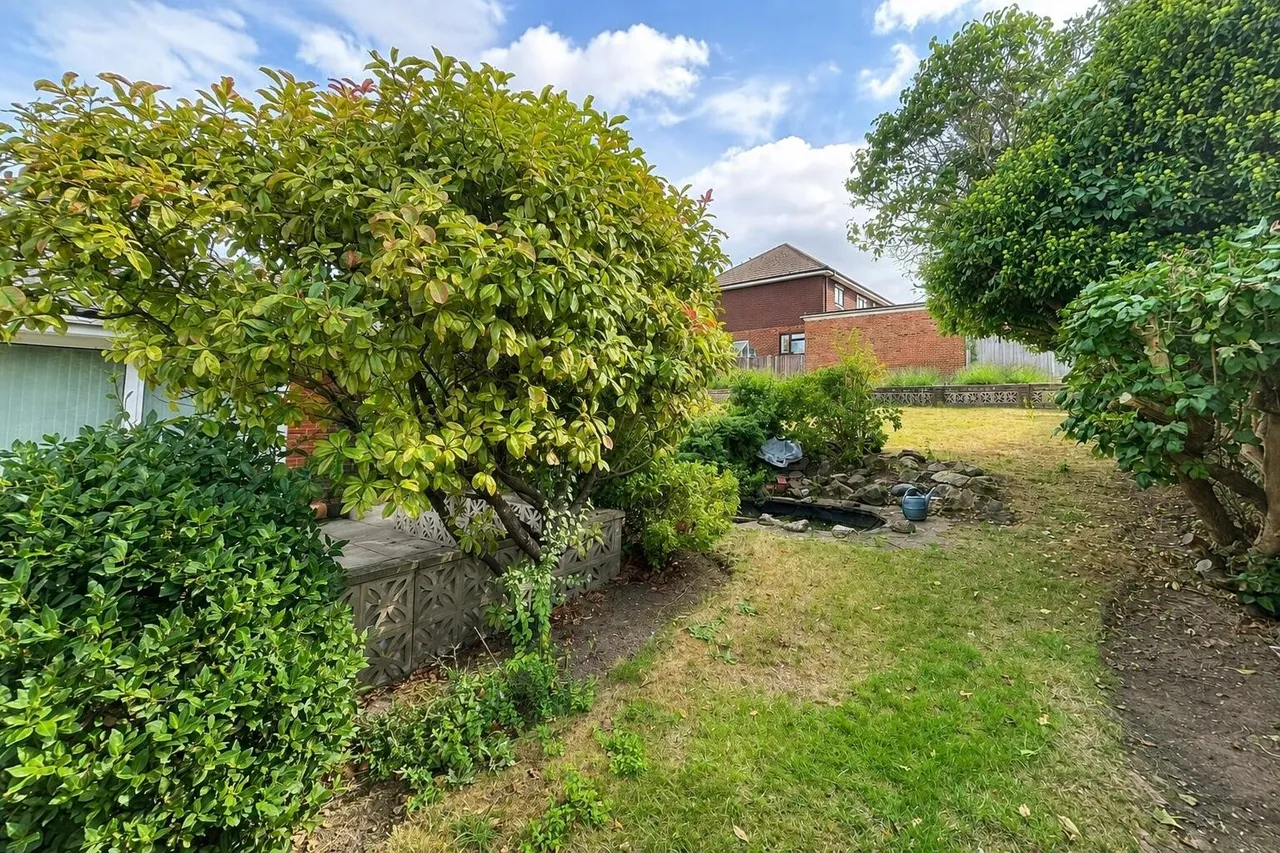 Brompton Farm Road, Rochester, photo 30